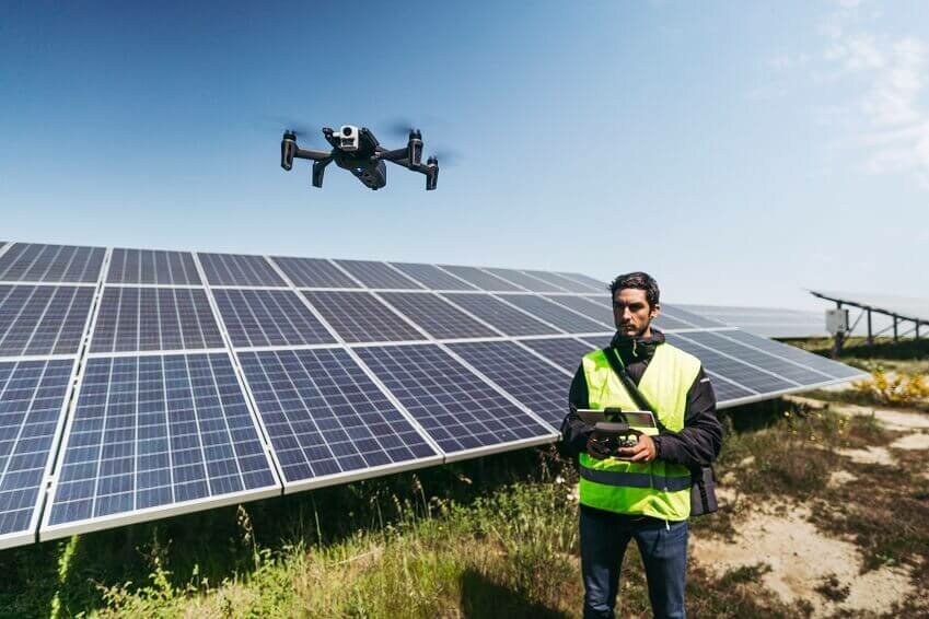 ANAFI-Thermal_SolarFarm-2-1 Parrot Rolls out ANAFI Thermal Drone