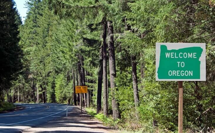 welcome to oregon sign